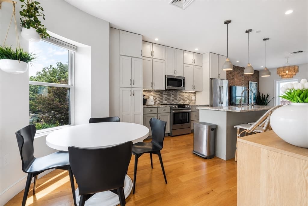 Condominium at 40 Thomas Park # 2, Boston MA 02127, Boston, photo 4 of 34