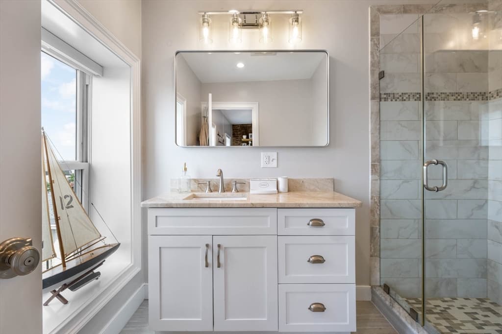 Condominium at 40 Thomas Park # 2, Boston MA 02127, Boston, photo 21 of 34