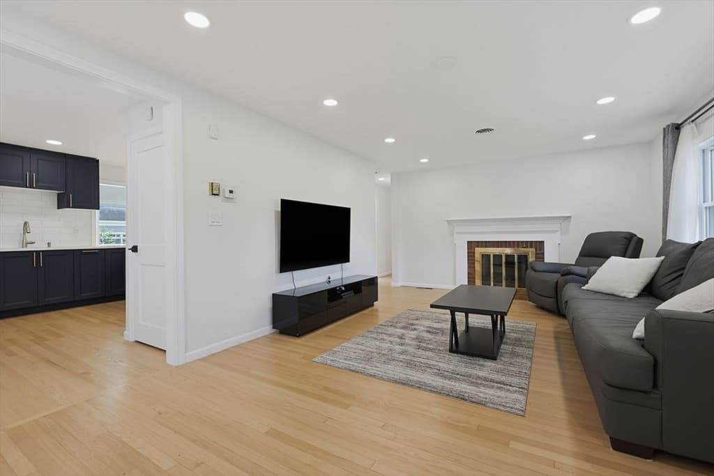 138 Tolman St, Newton MA 02465 photo 17