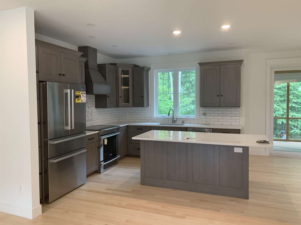 17 Stone Ridge Drive, Northampton MA 01060 photo 4