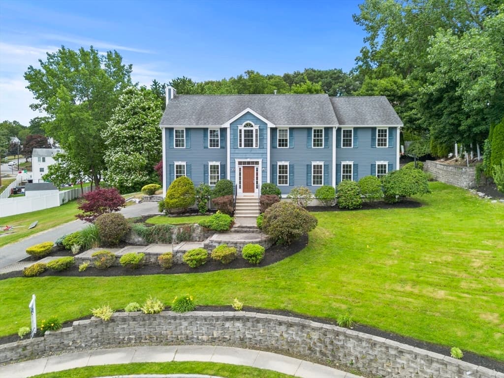 8 Woods Hill Cir, Woburn MA 01801 photo 4