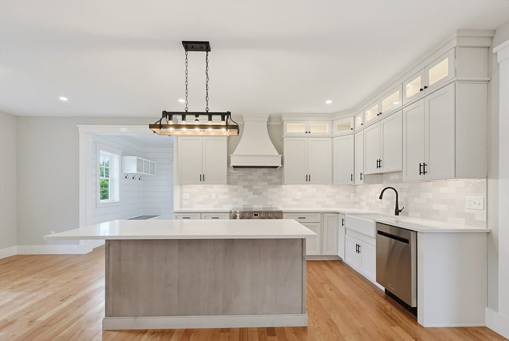 Single Family Residence at 37 Poquanticut Ave # 37, Easton MA 02356, Easton, photo 13 of 29