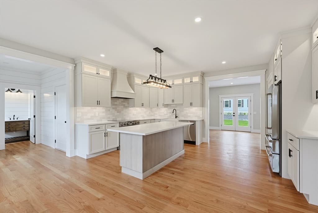 Single Family Residence at 37 Poquanticut Ave # 37, Easton MA 02356, Easton, photo 12 of 29