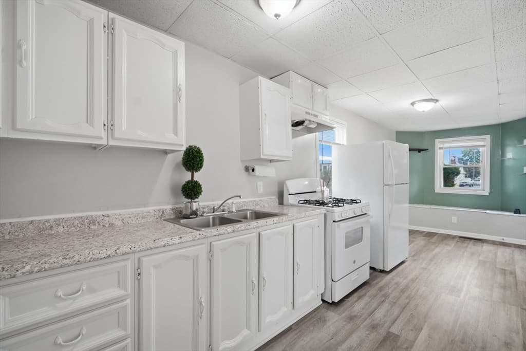 Single Family Residence at 540 Armory Street, Springfield MA 01104, Springfield, photo 9 of 28