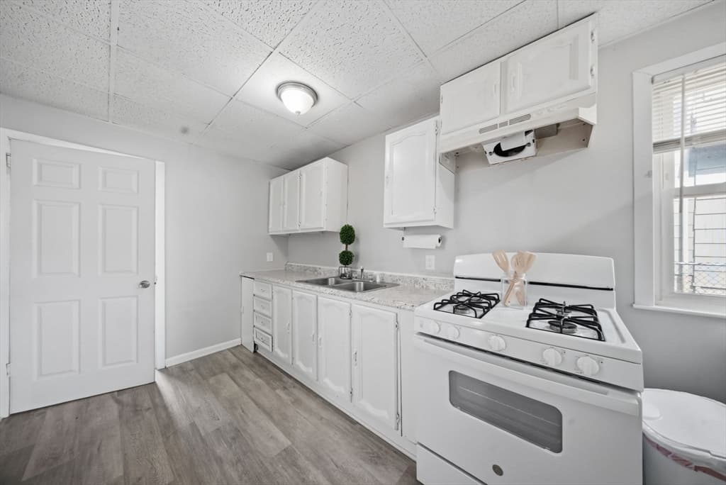 Single Family Residence at 540 Armory Street, Springfield MA 01104, Springfield, photo 15 of 28