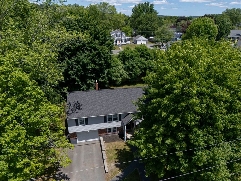 Single Family Residence at 35 Oakmeadow Ln, Methuen MA 01844, Methuen, photo 41 of 42