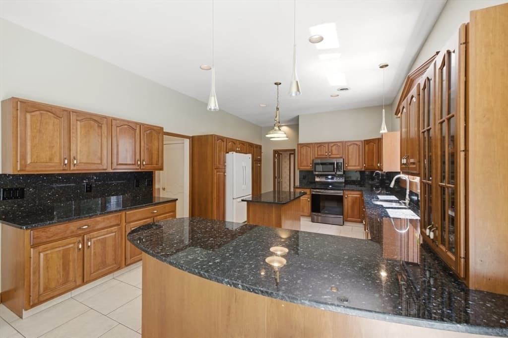 3 Windsor Drive, Foxboro MA 02035 photo 12