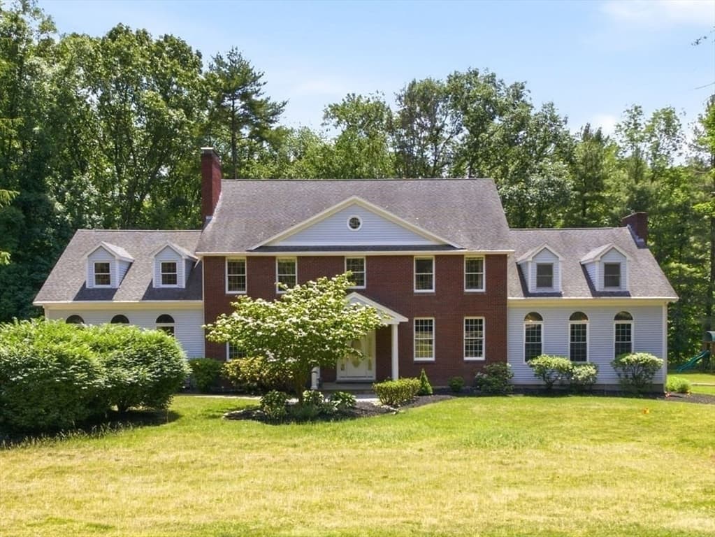 3 Windsor Drive, Foxboro MA 02035