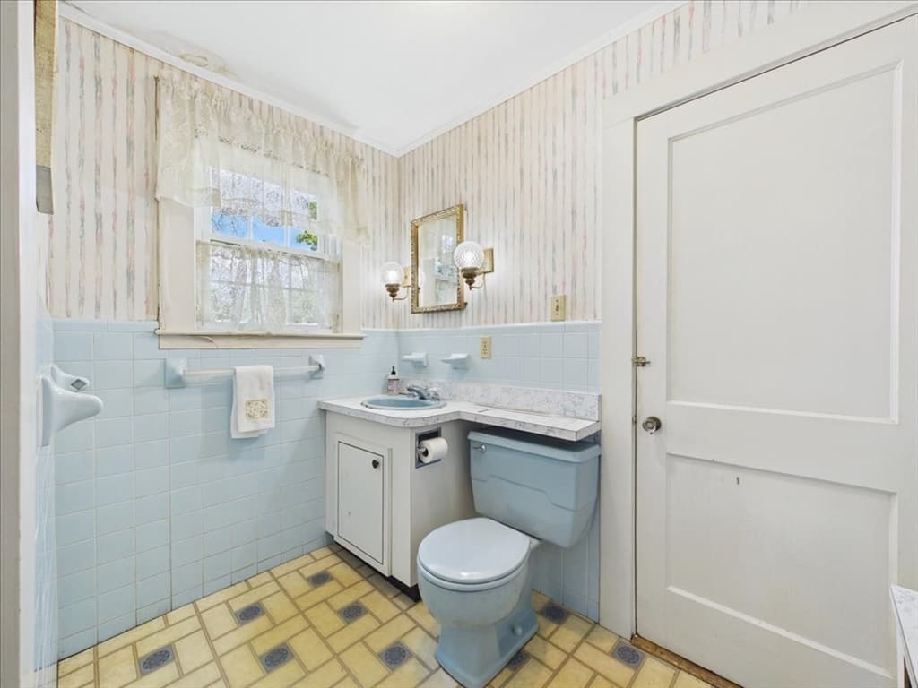 627 S Franklin St, Holbrook MA 02343 photo 18