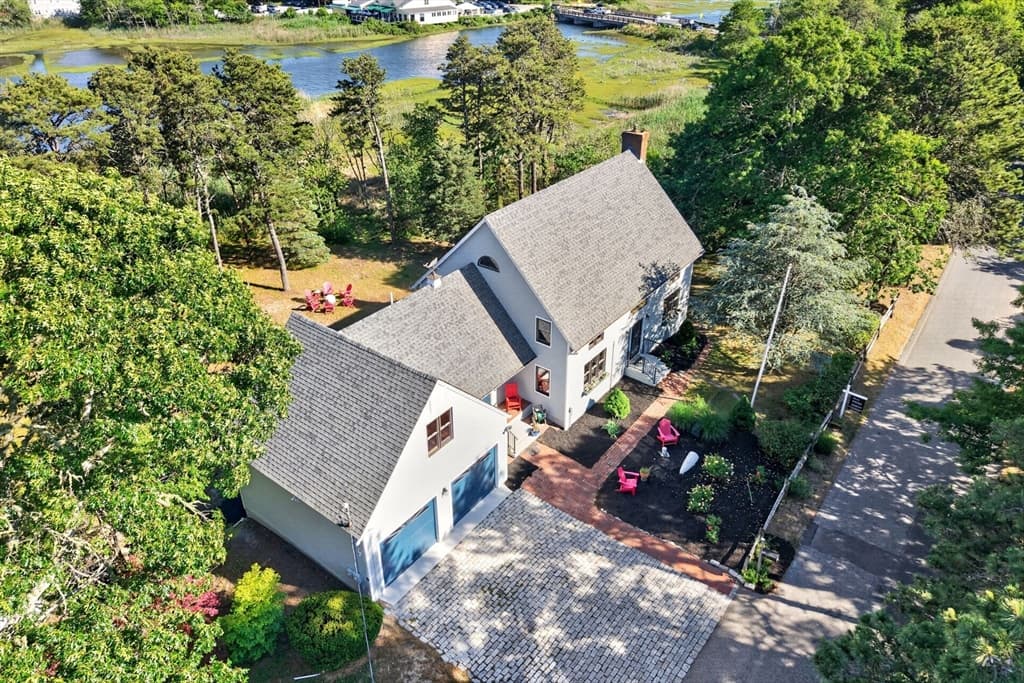 Single Family Residence at 19 Aunt Debbys Rd, Dennis MA 02639, Dennis, photo 5 of 38