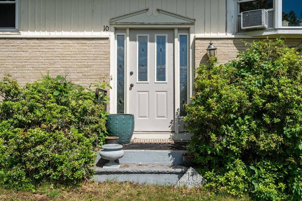 10 Hopkinton Rd, Upton MA 01568 photo 2