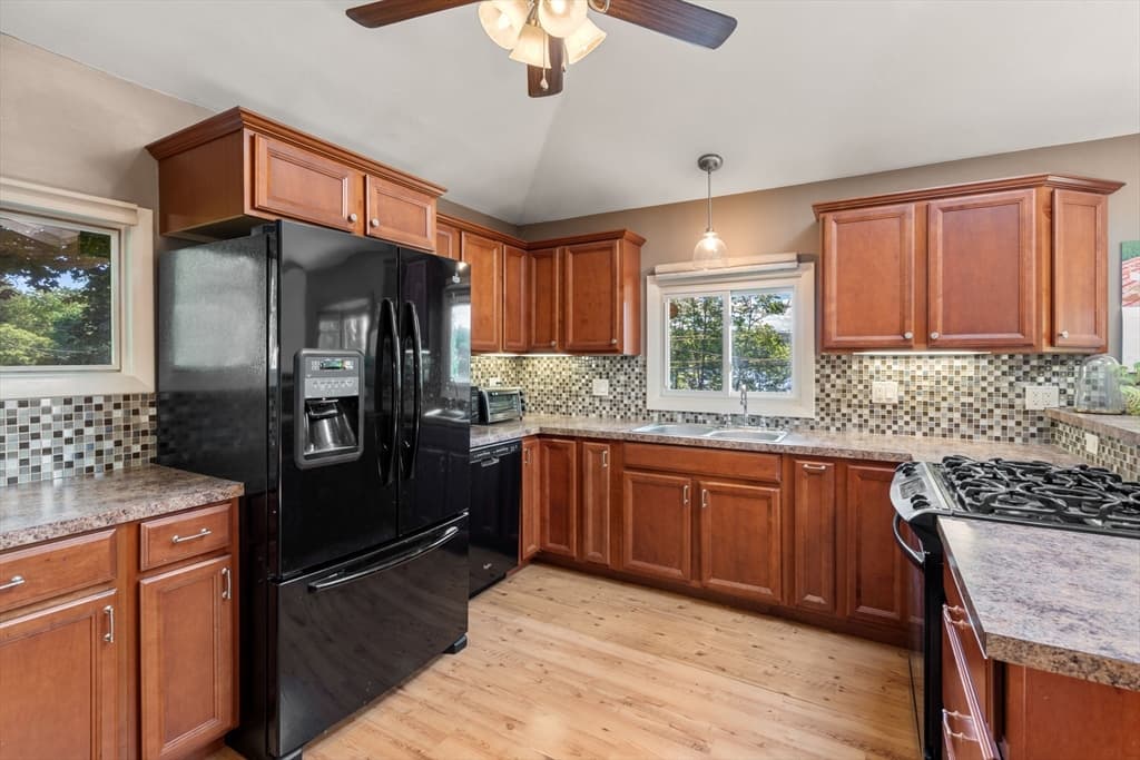 10 Hopkinton Rd, Upton MA 01568 photo 6