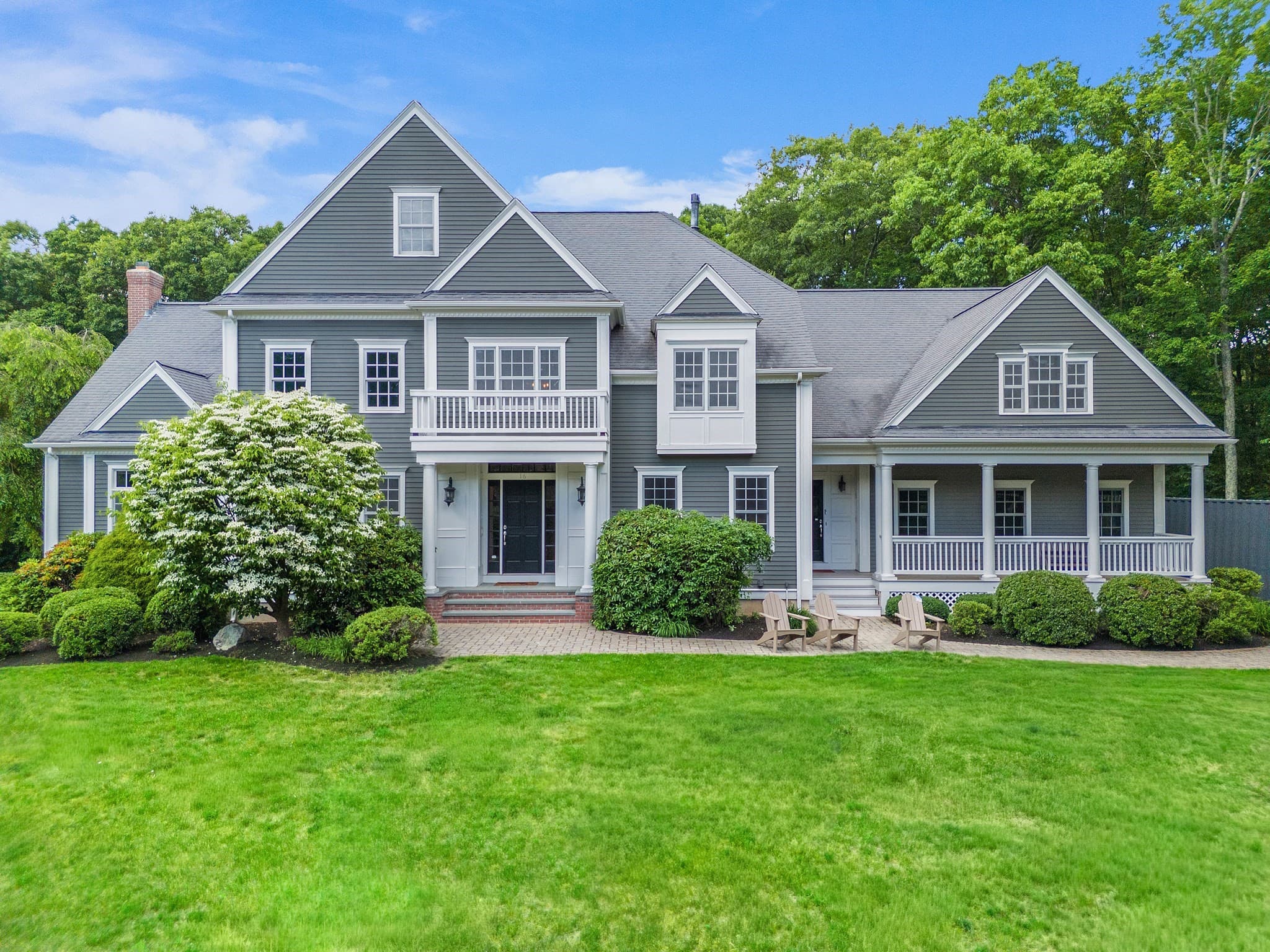 16 Kingsbury Dr, Holliston MA 01746