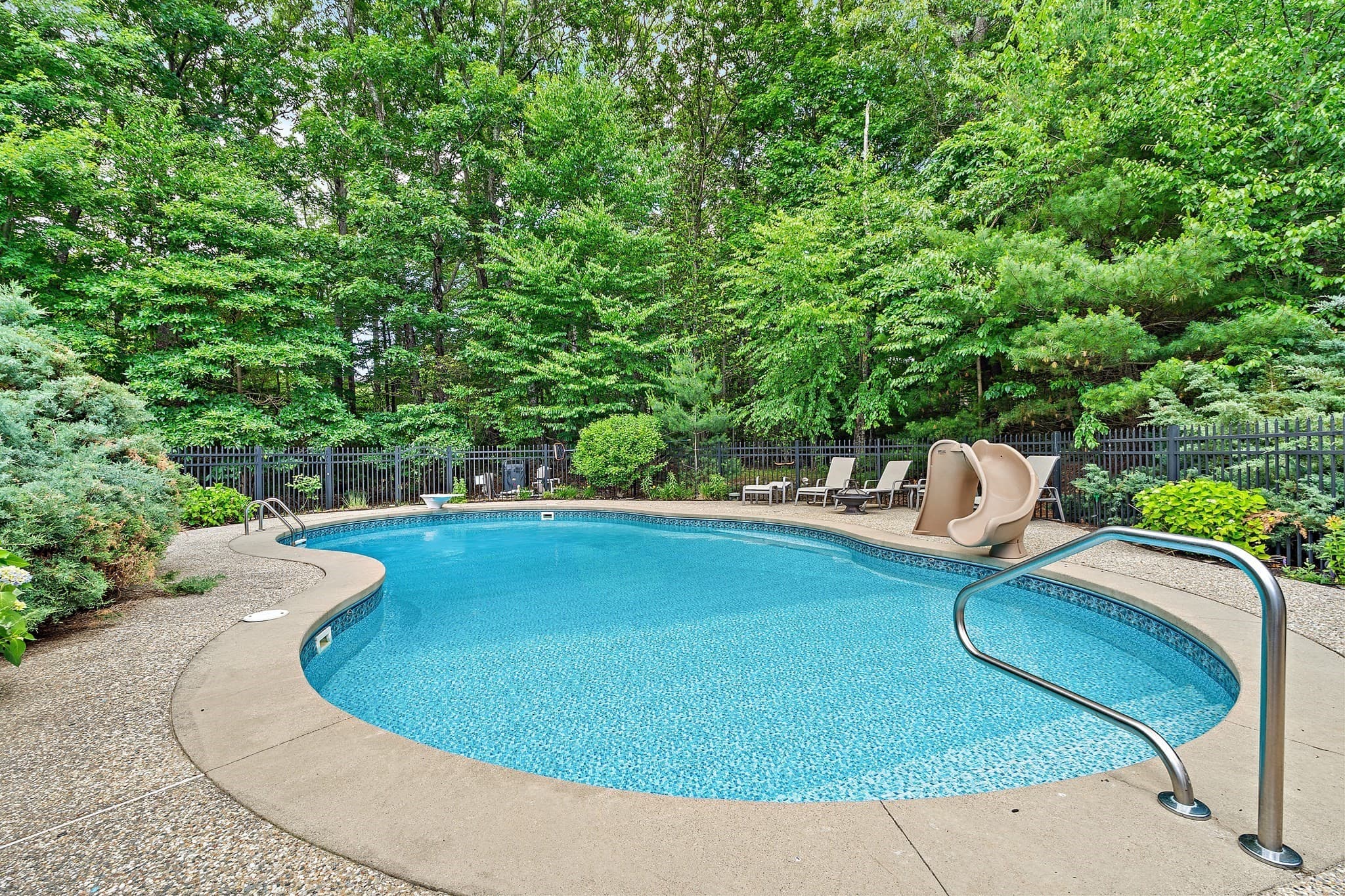 Single Family Residence at 16 Kingsbury Dr, Holliston MA 01746, Holliston, photo 35 of 42