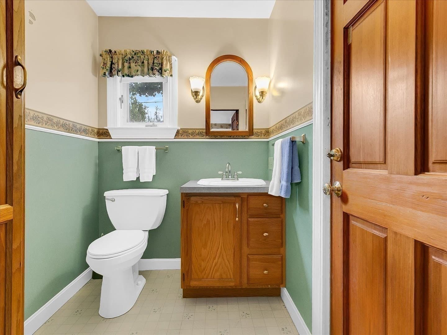 Single Family Residence at 77 Lamoille Ave, Haverhill MA 01835, photo 17 of 24
