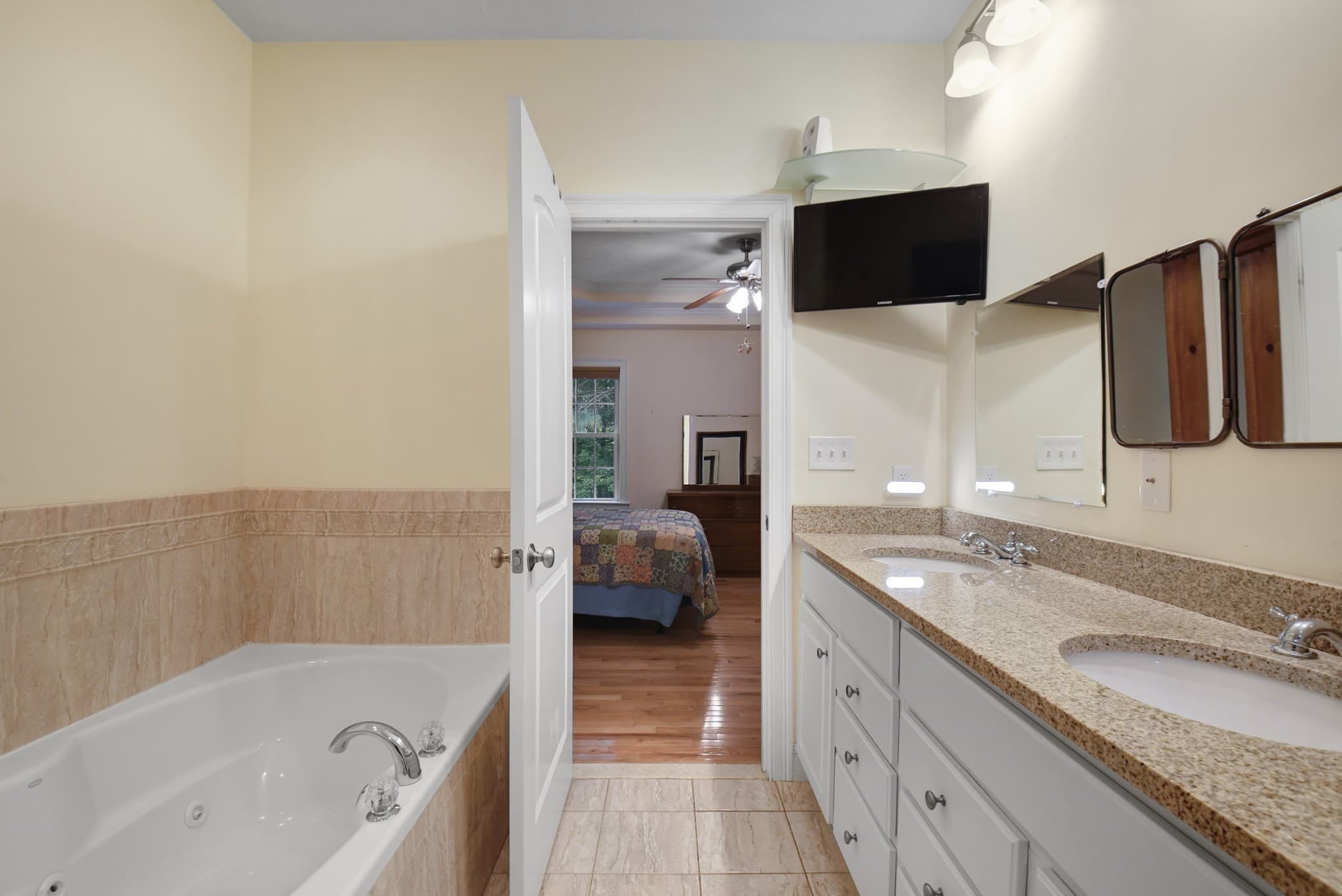 Condominium at 129 Afra # 129, West Boylston MA 01583, photo 18 of 38