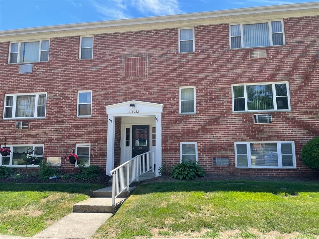 282 Regency Park Dr # 282, Agawam MA 01001