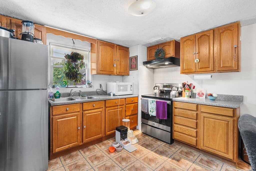 104 College Farm Rd, Waltham MA 02451 photo 5