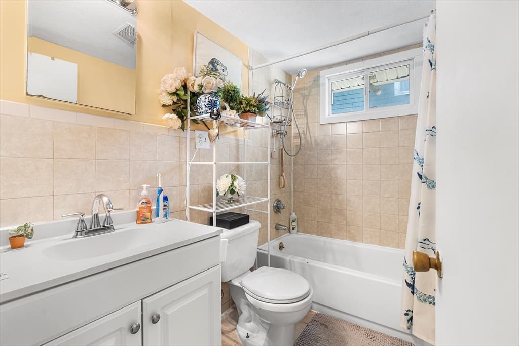 104 College Farm Rd, Waltham MA 02451 photo 8