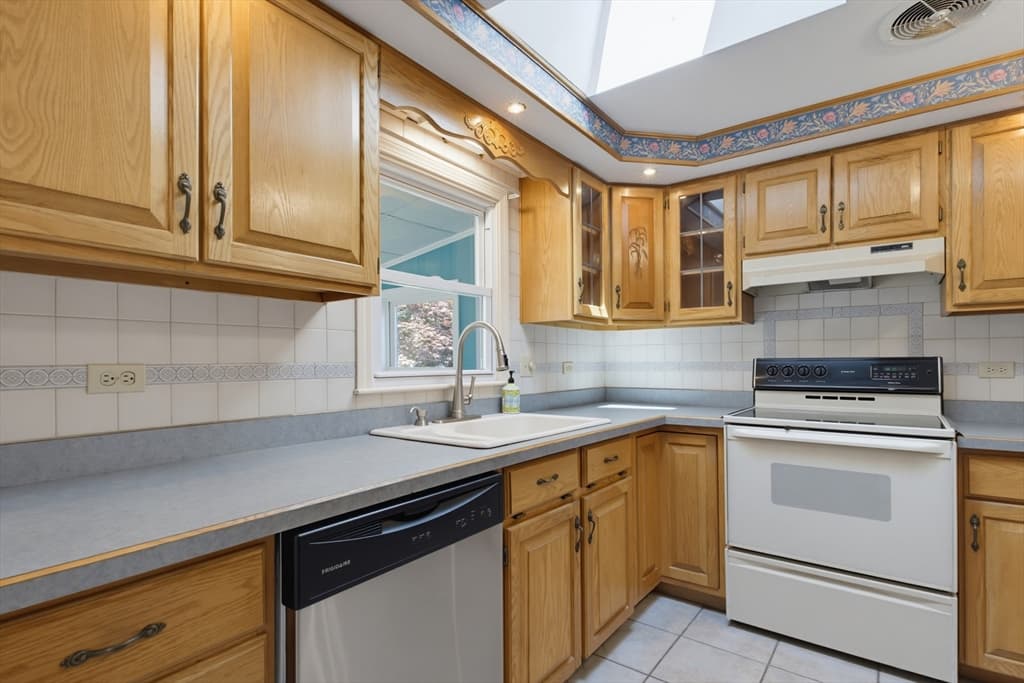 18 Sunset Lane, Plainville MA 02762 photo 10