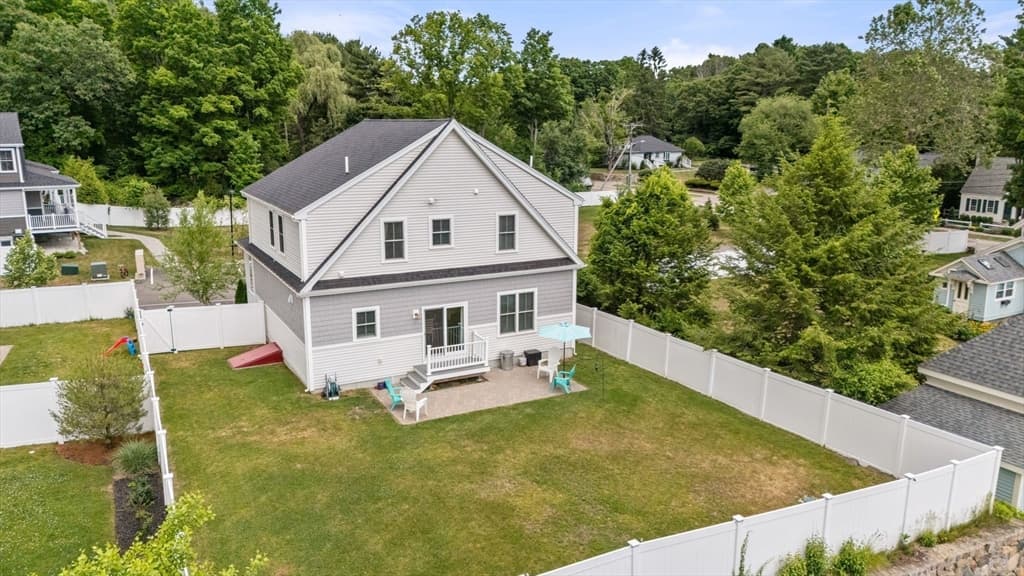 Single Family Residence at 1 Sumner Street, Norfolk MA 02056, Norfolk, photo 6 of 34
