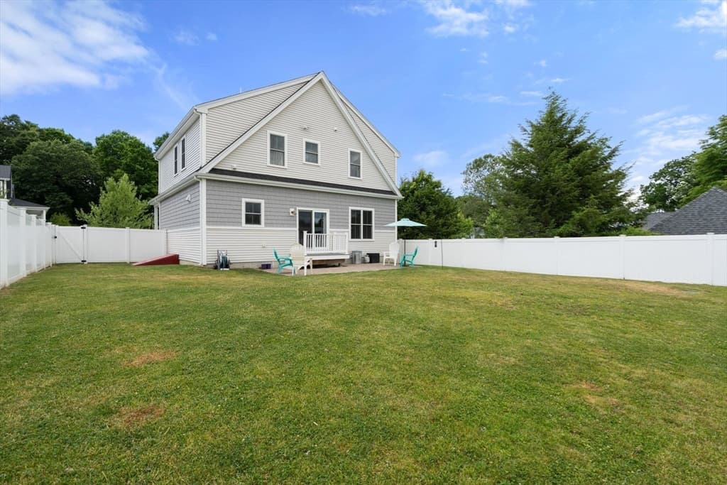 Single Family Residence at 1 Sumner Street, Norfolk MA 02056, Norfolk, photo 3 of 34