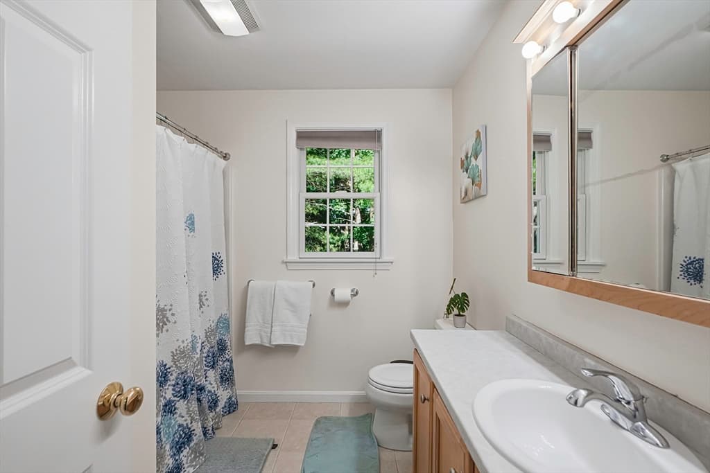Condominium at 13 Knowlton Cir # 13, Upton MA 01568, Upton, photo 30 of 42