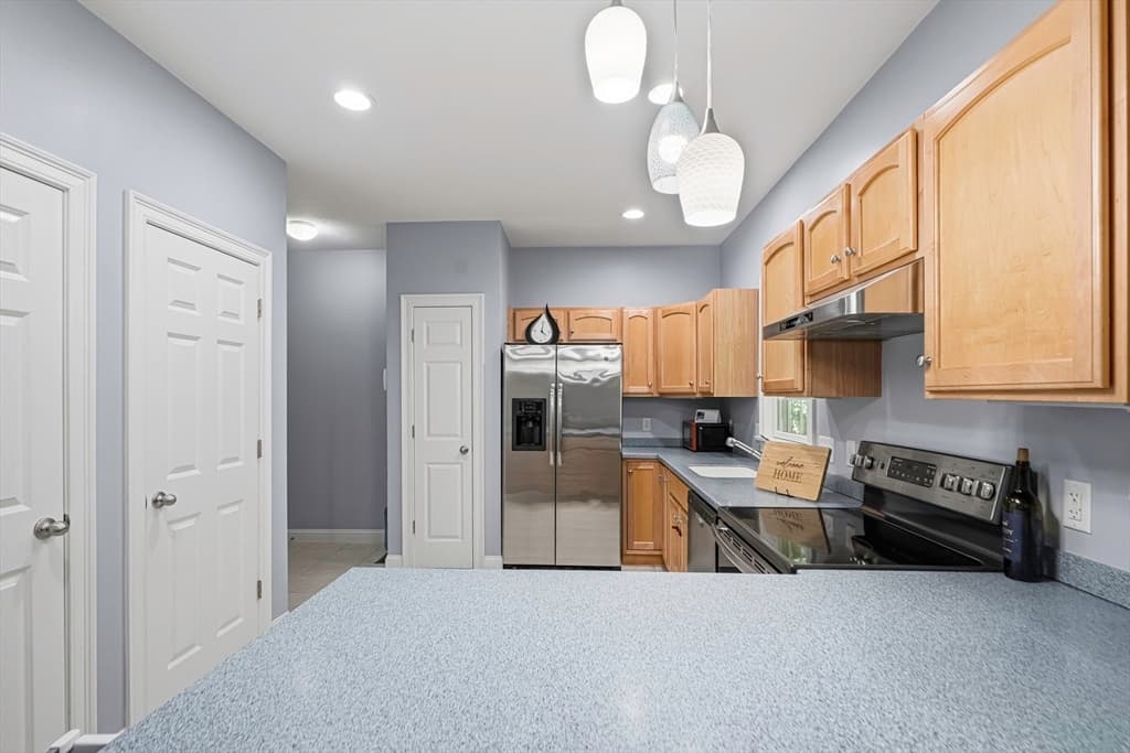Condominium at 13 Knowlton Cir # 13, Upton MA 01568, Upton, photo 10 of 42