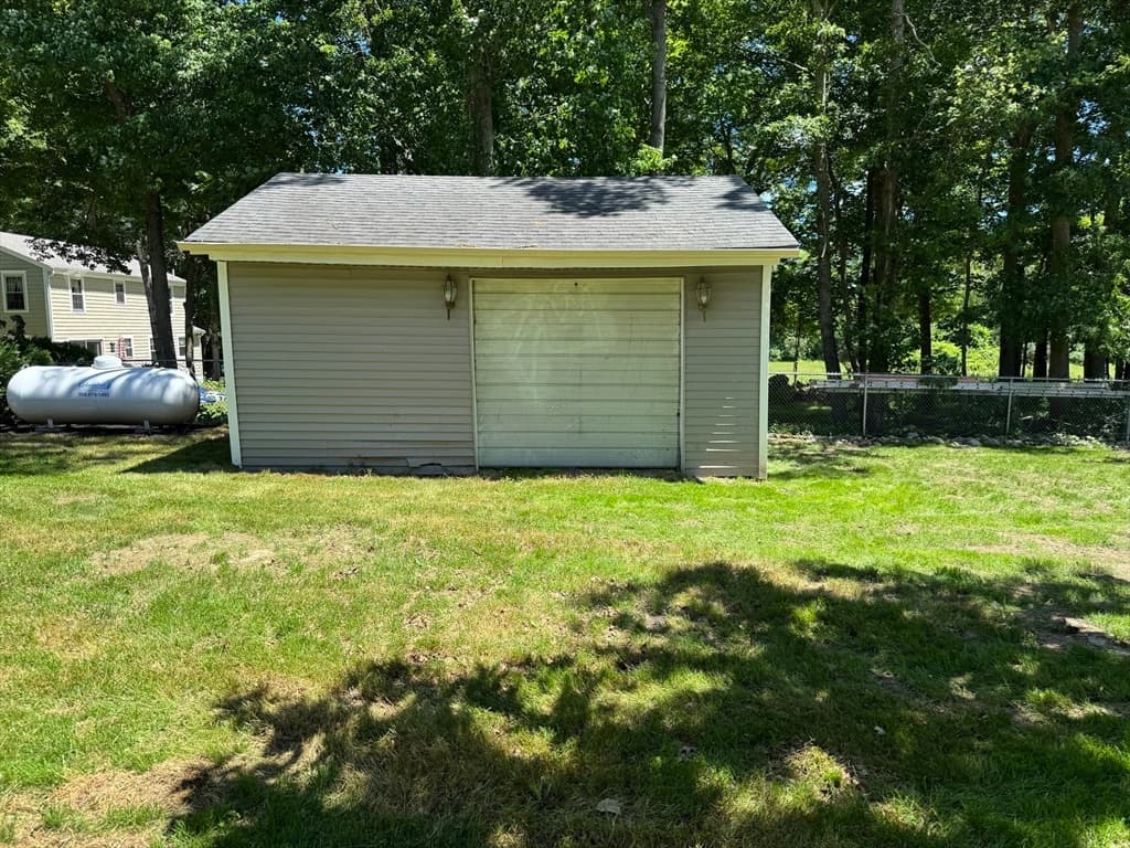 Single Family Residence at 1174 Old Fall River Rd, Dartmouth MA 02747, photo 41 of 41