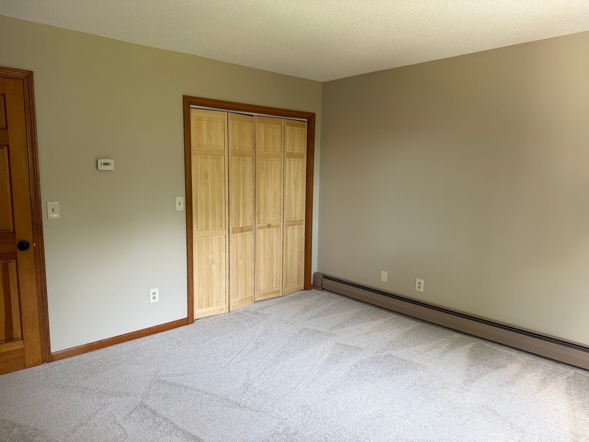 Single Family Residence at 1174 Old Fall River Rd, Dartmouth MA 02747, photo 19 of 41