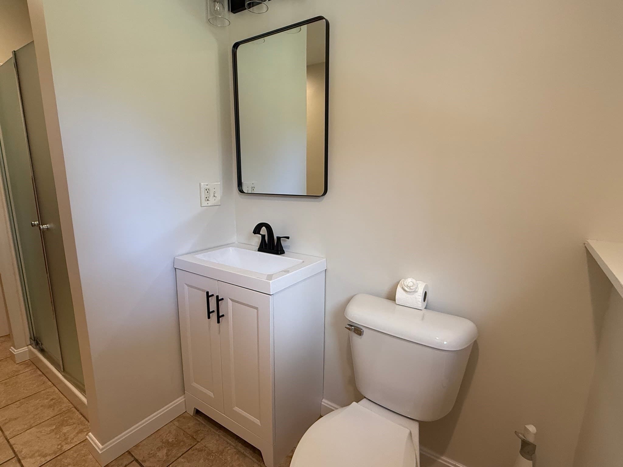 Single Family Residence at 1174 Old Fall River Rd, Dartmouth MA 02747, photo 31 of 41