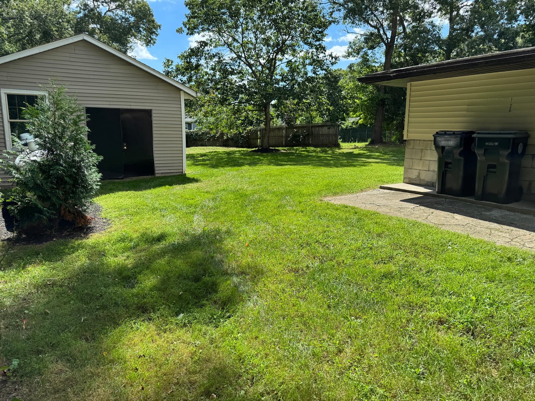 Single Family Residence at 1174 Old Fall River Rd, Dartmouth MA 02747, photo 39 of 41