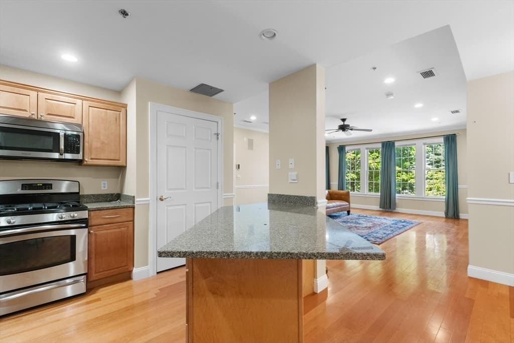 106 Washington St # 23, Quincy MA 02169 photo 17