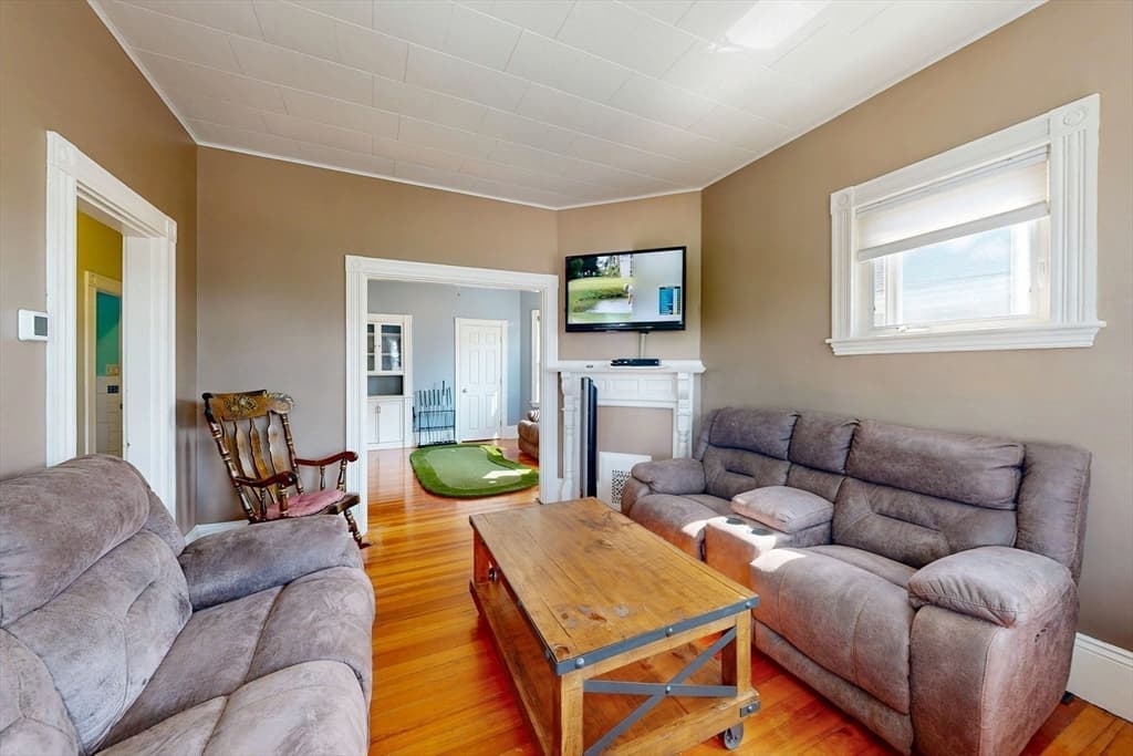 14 Bayard St, Boston MA 02134 photo 9