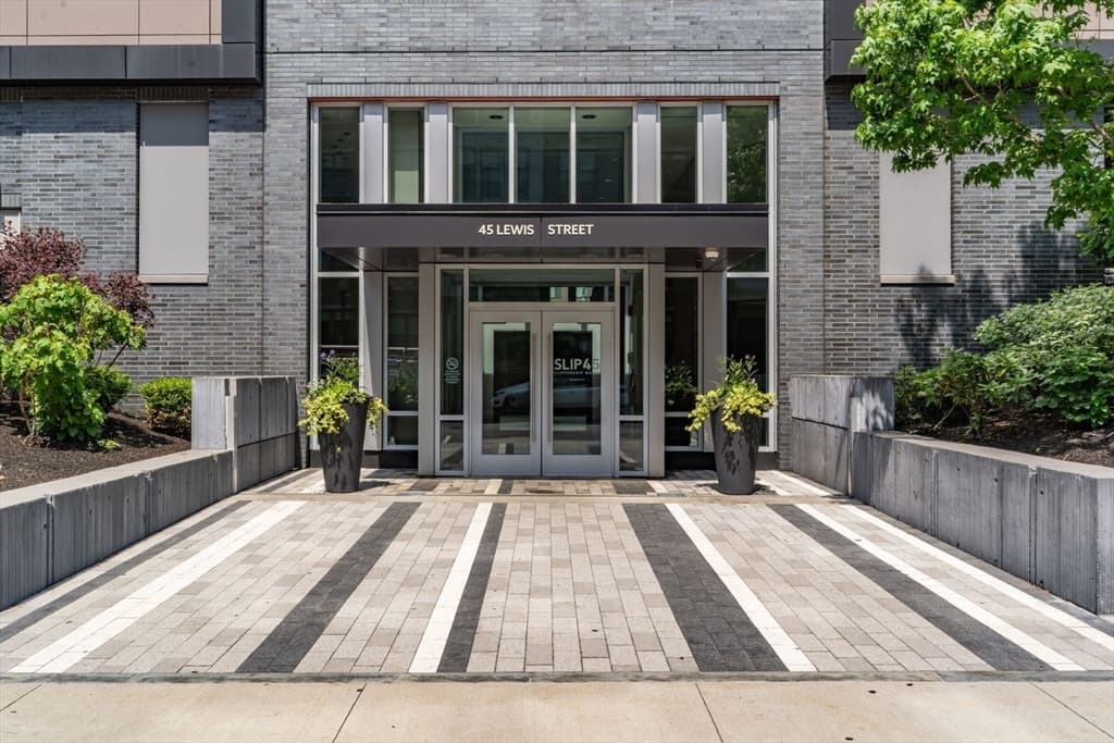 Condominium at 45 Lewis Street, Boston MA 02128, Boston, photo 24 of 25