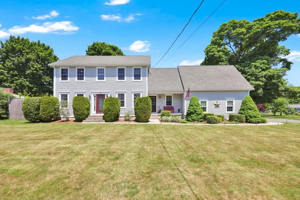94 Meadowbrook Rd, East Longmeadow MA 01028