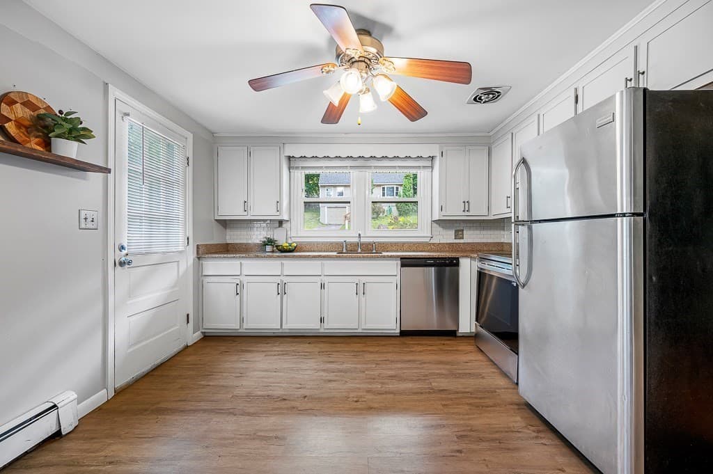 42 Iowa St, Worcester MA 01602 photo 9