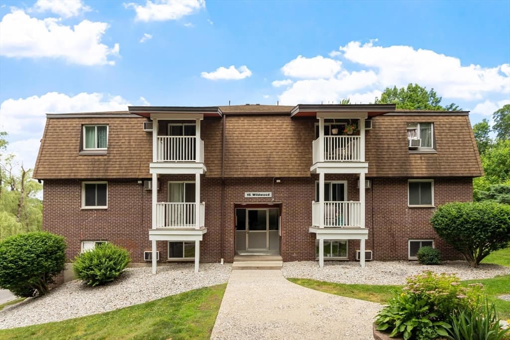 15 Wildwood # 19, Dracut MA 01826