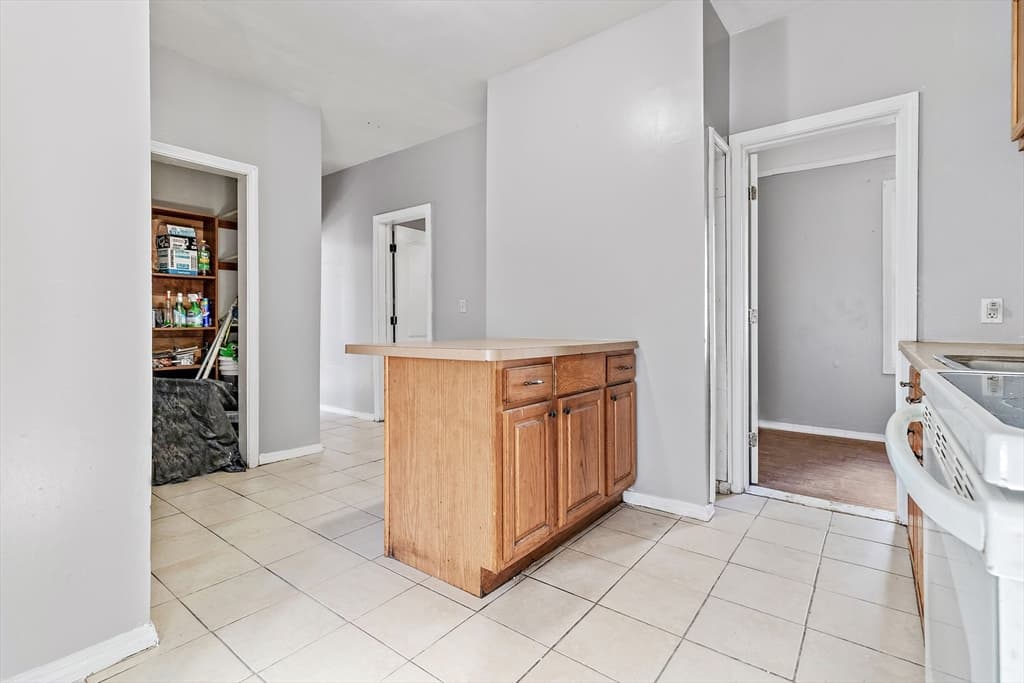 29 Newbury St, Worcester MA 01609