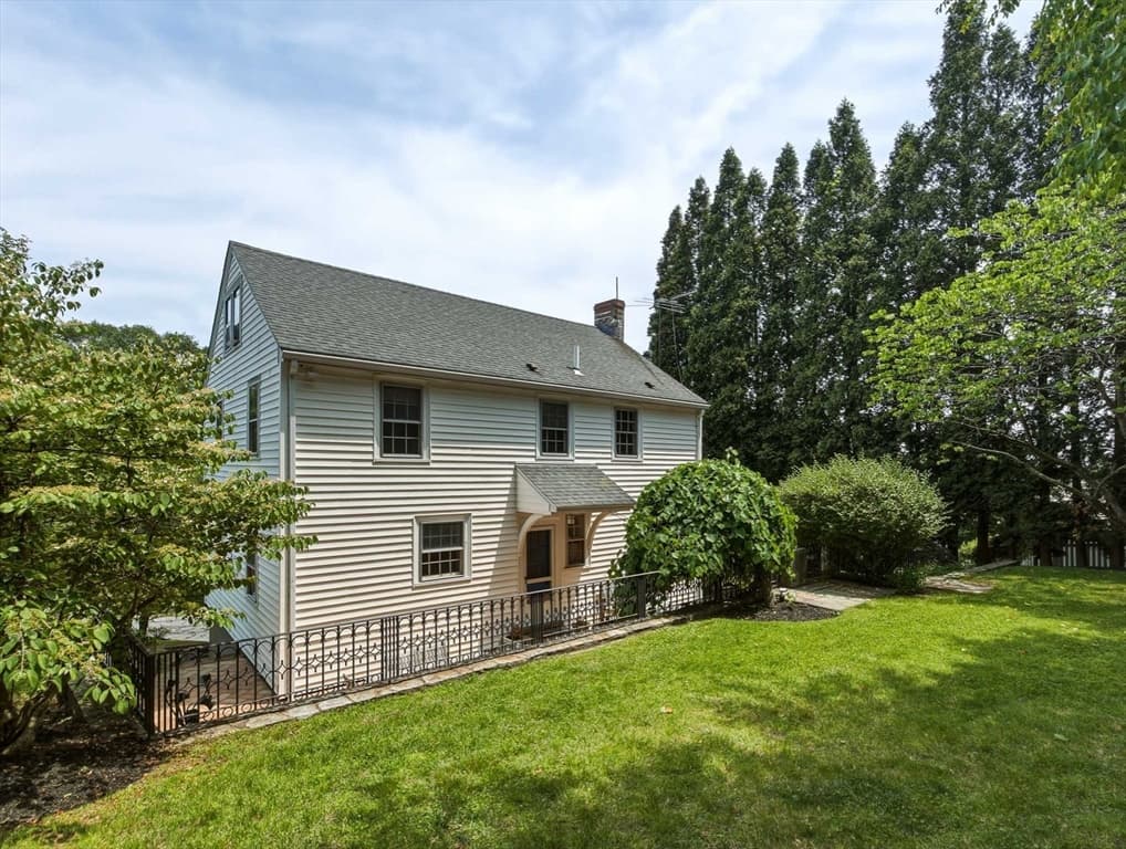 10 Radcliffe, Belmont MA 02478 photo 2
