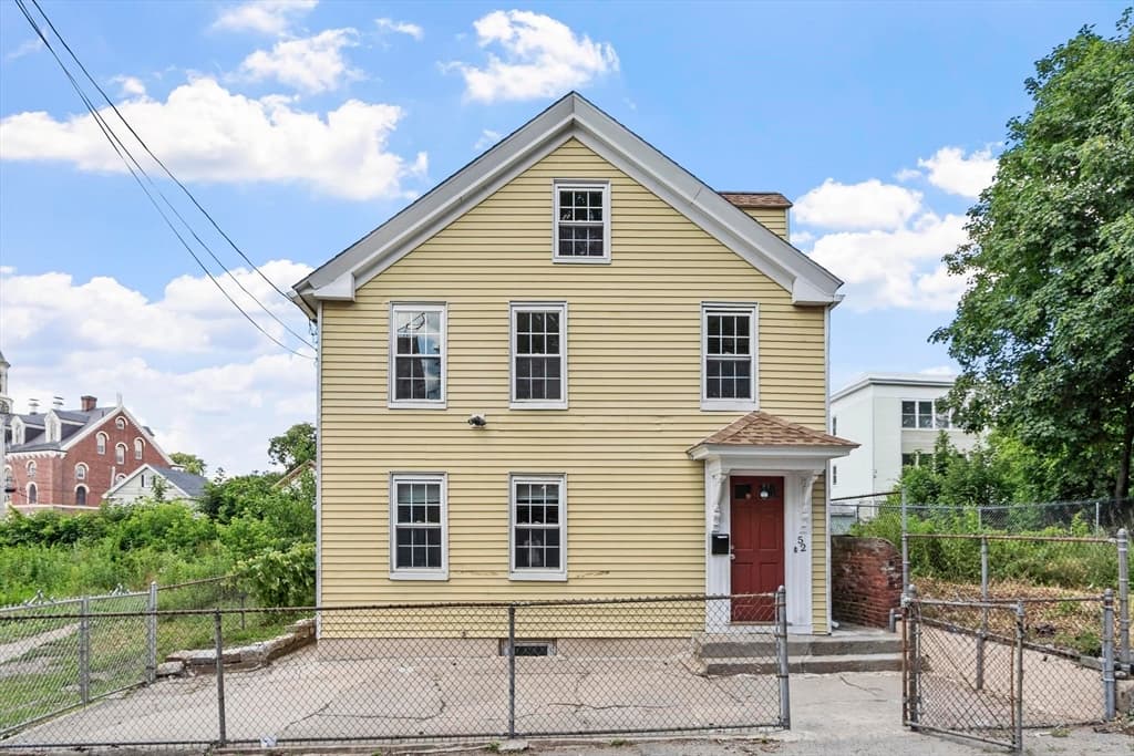 52 Auburn St, Lowell MA 01852 photo 3