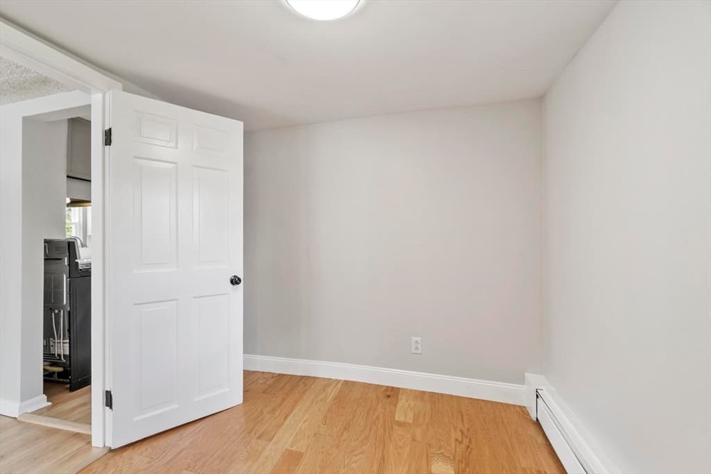52 Auburn St, Lowell MA 01852 photo 18