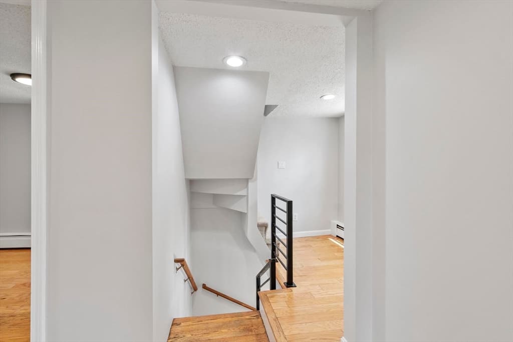 52 Auburn St, Lowell MA 01852 photo 21