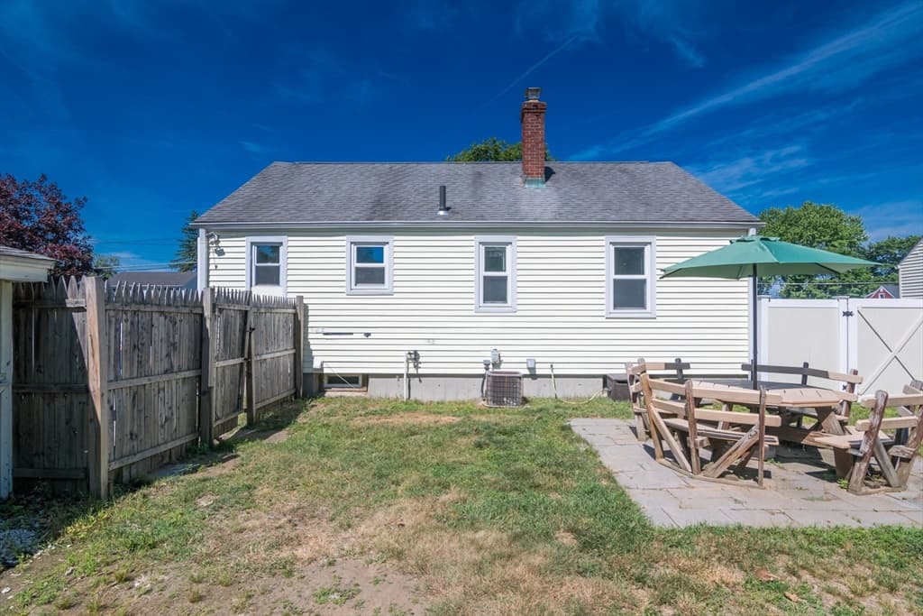 Single Family Residence at 73 Catalpa Ter, Springfield MA 01119, Springfield, photo 6 of 31