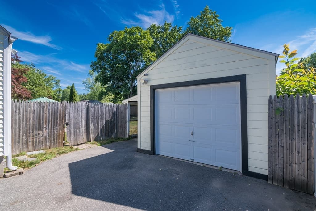 Single Family Residence at 73 Catalpa Ter, Springfield MA 01119, Springfield, photo 13 of 31