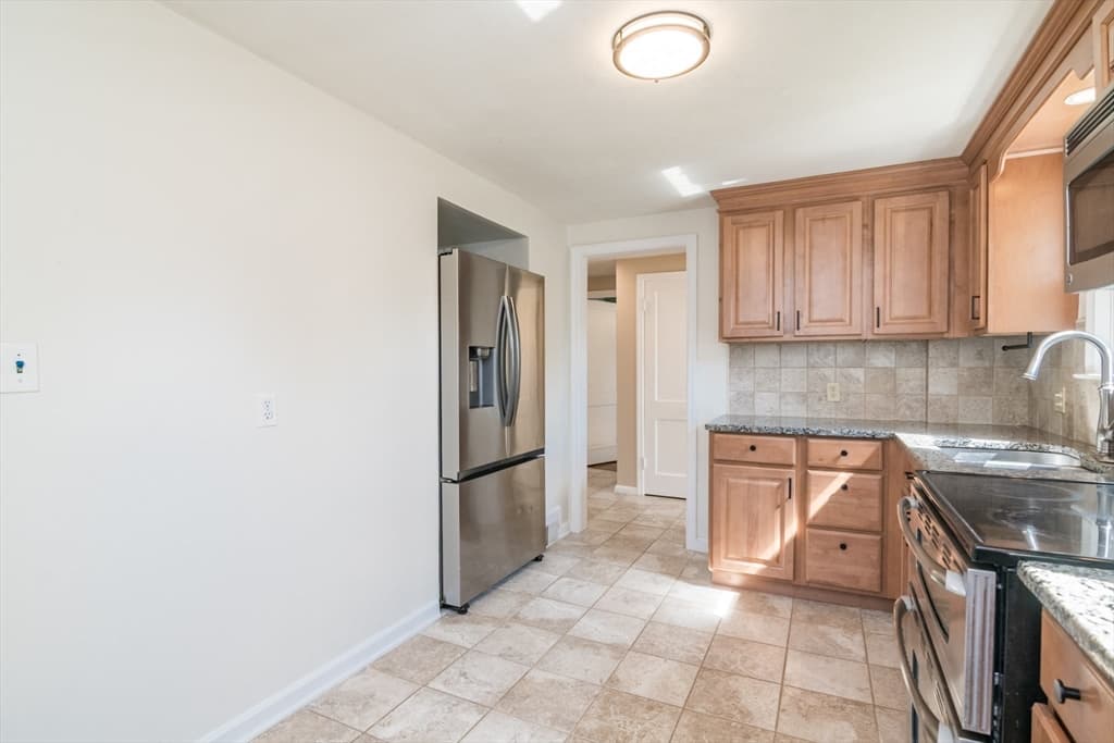 Single Family Residence at 73 Catalpa Ter, Springfield MA 01119, Springfield, photo 16 of 31