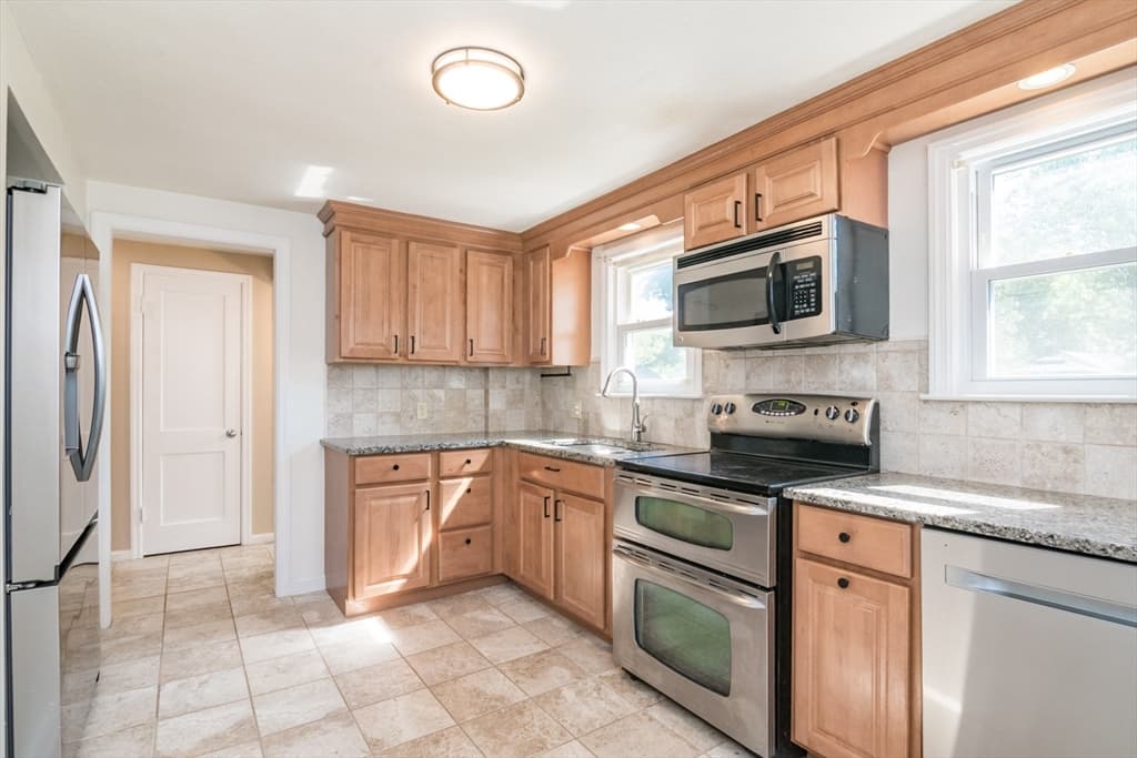 Single Family Residence at 73 Catalpa Ter, Springfield MA 01119, Springfield, photo 15 of 31