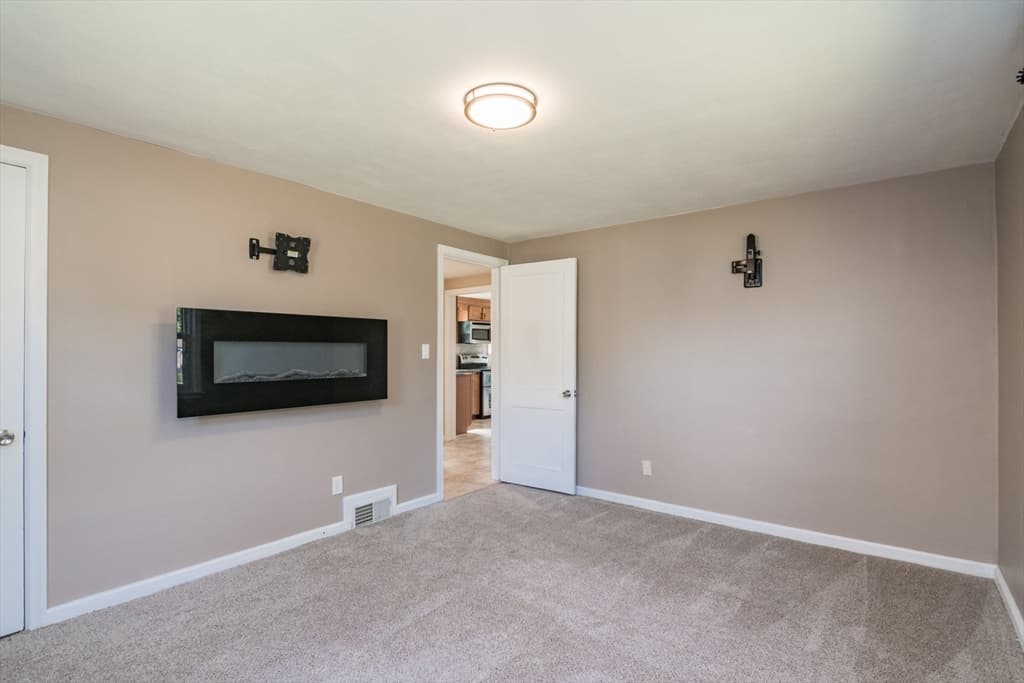 Single Family Residence at 73 Catalpa Ter, Springfield MA 01119, Springfield, photo 21 of 31
