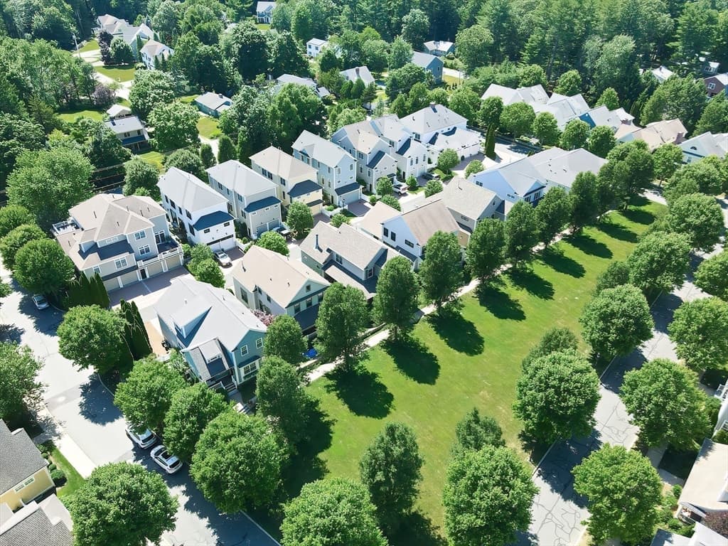 Condominium at 29 Maple Lane # 29, Medfield MA 02052, Medfield, photo 41 of 42
