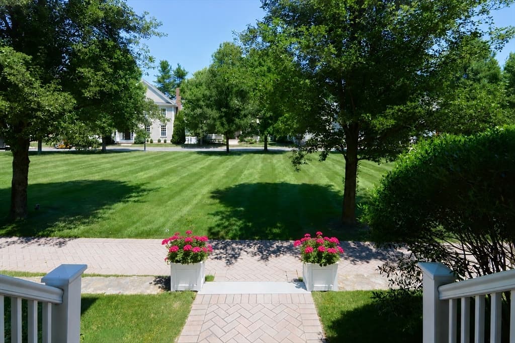 Condominium at 29 Maple Lane # 29, Medfield MA 02052, Medfield, photo 37 of 42